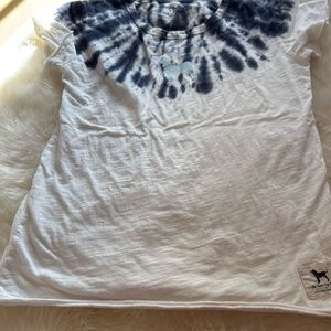 Black dog x small ladies top. Being sold AS-IS.